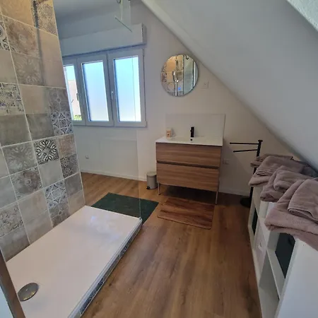 La Maison Des Hirondelles 2 *